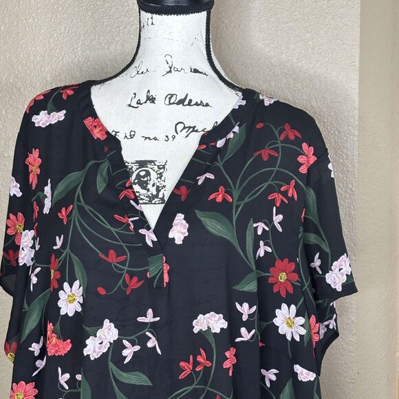Torrid Blouse Womens 5X Black Floral Split Neck Short Sleeve Tunic Plus Boho - Picture 2 of 13